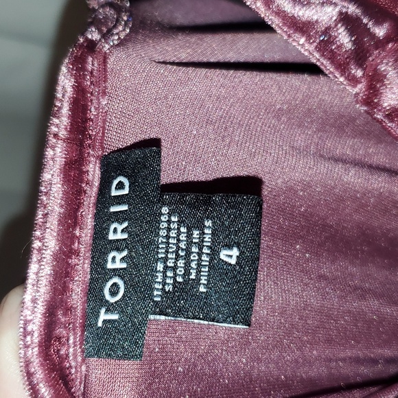 Torrid crushed velvet top 😍 - Picture 5 of 6